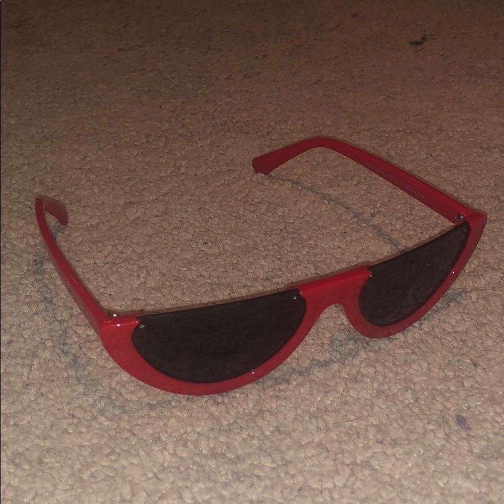All 7 sunglasses! - Picture 5 of 8